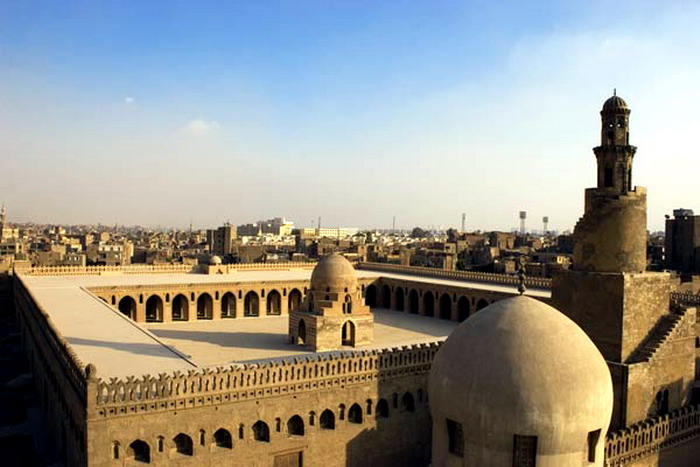 Старейшая мечеть Каира - Ибн Тулум