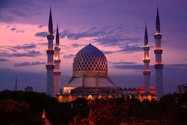 Мечеть султана Салахуддина Абдулазиза, Малайзия