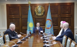 А. Джаксыбеков встретился с руководителями духовенства столицы